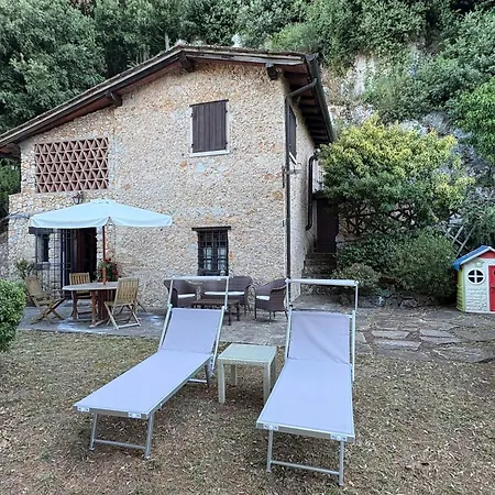 Tatil Evi Casale Rosy Versilia Vitoio (Pietrasanta)